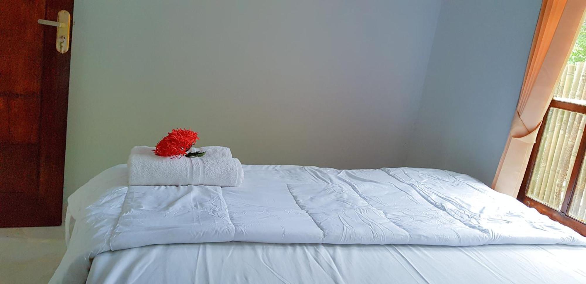 Putri Nyale Bungalow Kuta  Экстерьер фото